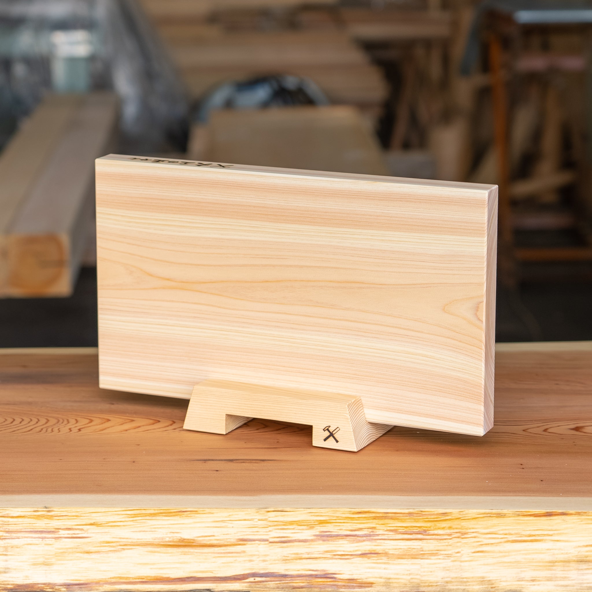 檜のまな板立て – 大工の正やんショップ
